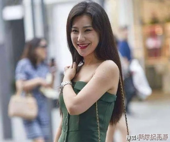 美女胸又大又黄又www小说在追求美的过程中，我们要关注内在修养与自信，展现真实的自己才是最重要的